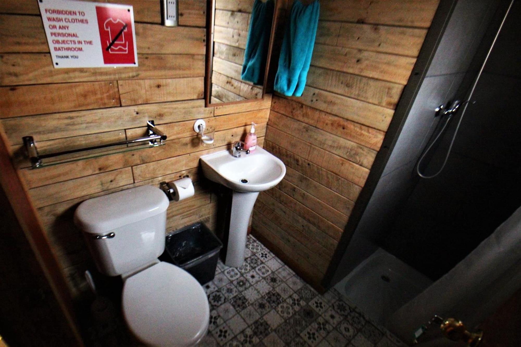 Corner Hostel Puerto Natales Bagian luar foto