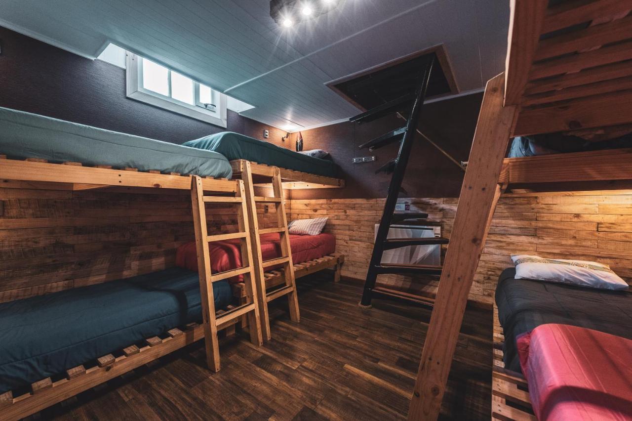 Corner Hostel Puerto Natales Bagian luar foto