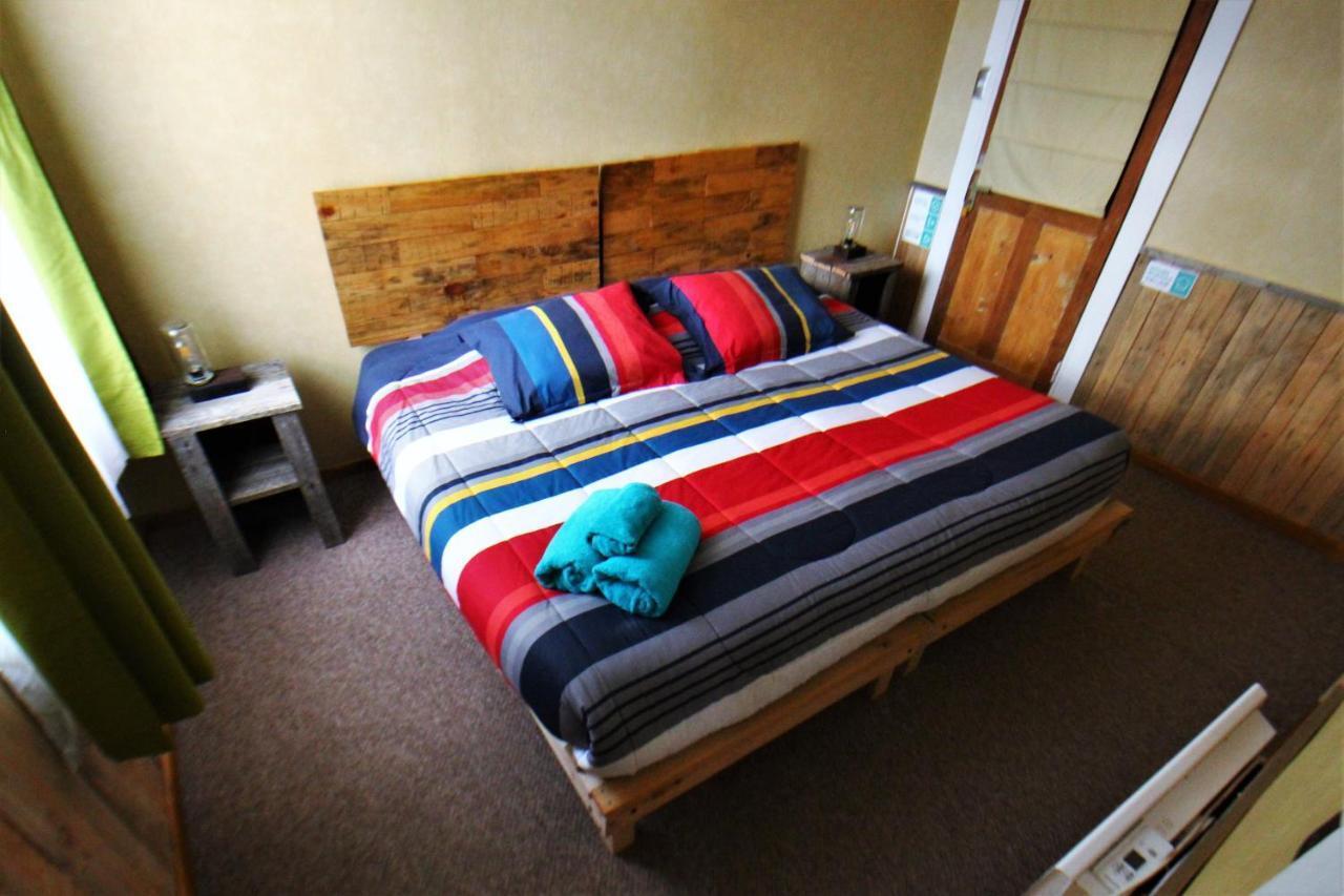 Corner Hostel Puerto Natales Bagian luar foto