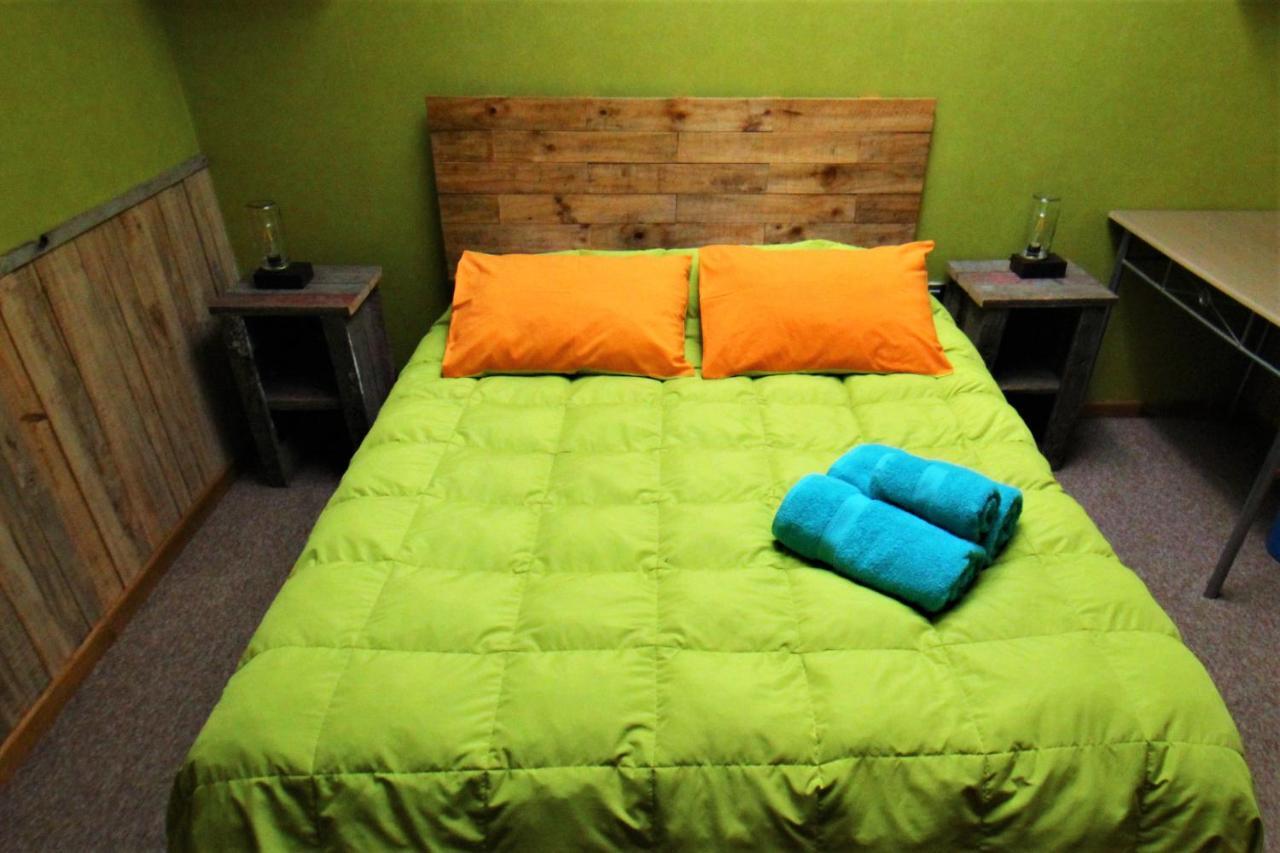 Corner Hostel Puerto Natales Bagian luar foto